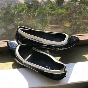 Vaneli Germain black/white patent leather flats